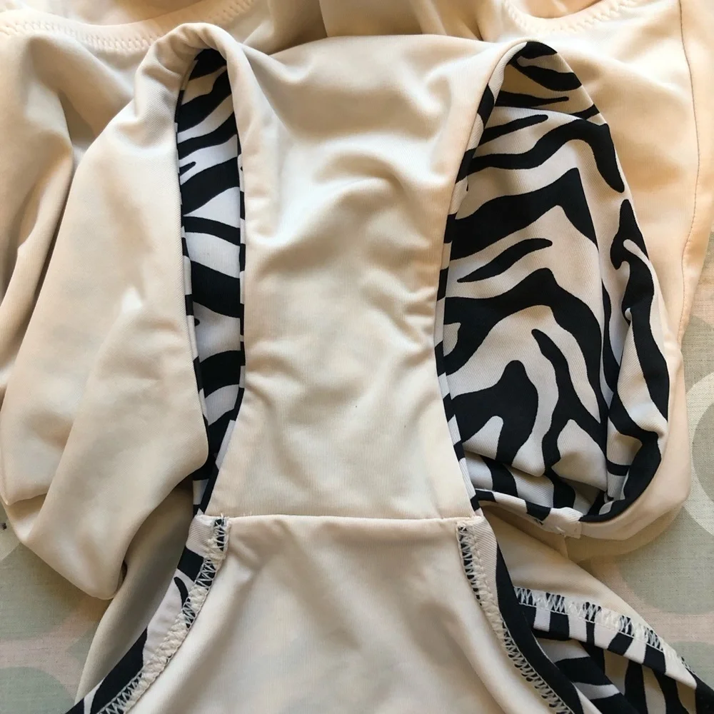 SANCTUARY SWIM Modern Kitty High Leg Scoop Neck One-Piece Swimsuit Large